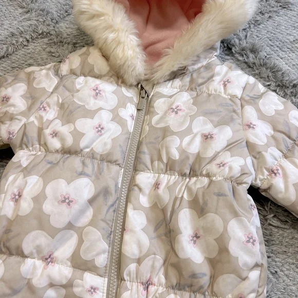 Carters Baby Girl Vintage Floral Pram Snowsuit 12M EUC - Picture 5 of 9
